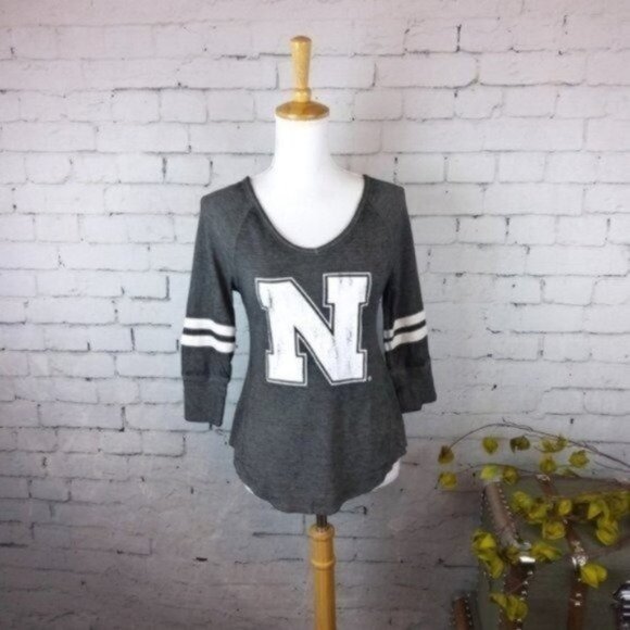 Juniors by Gen2 NCAA Nebraska Thermal Top Gray Medium - Picture 1 of 6